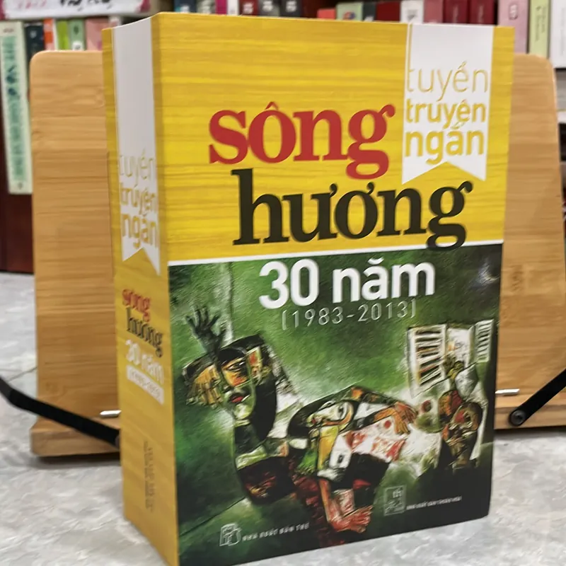 Sông Hương 30 năm tuyển tập truyện ngắn 732905