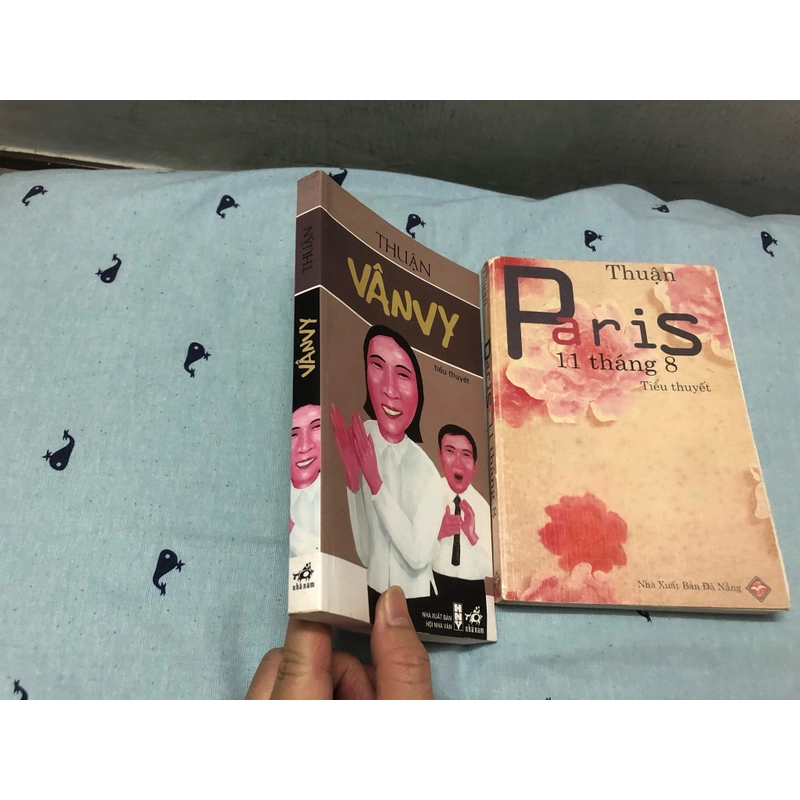 Vân Vy + Paris 11 tháng 8 - Thuận (Vân Vy đẹp như mới, Paris đọc tốt) 377878