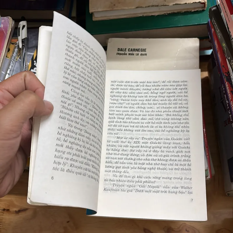 II Tập Truyện Nước Ngoài Về Tình Yêu: Dưới Một Mặt Trời Hung Bạo - 2000 696016