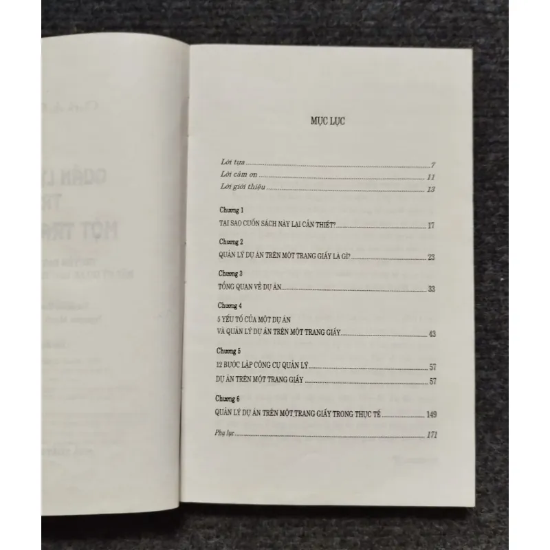 Quản Lý Dự Án Trên Một Trang Giấy (Tên tiếng Anh: The One-Page Project Manager). 1023100