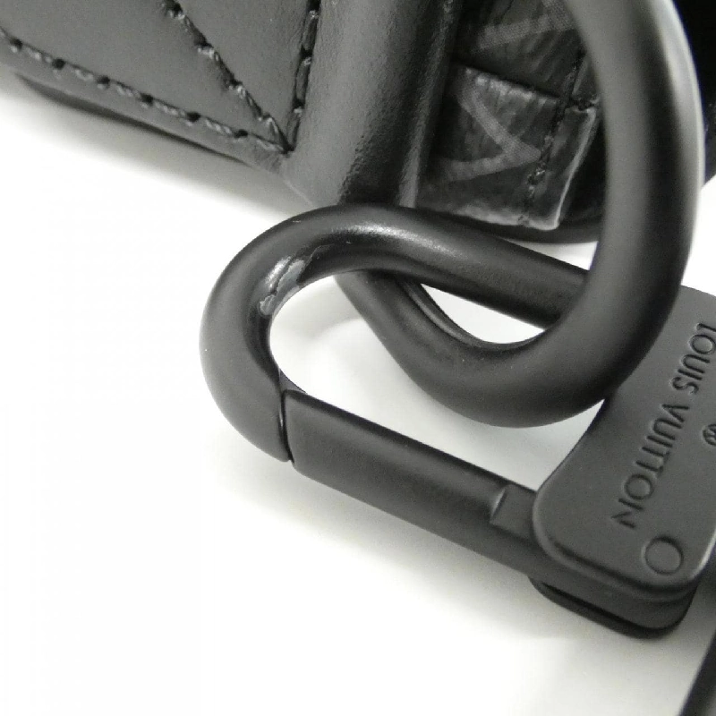 Túi đeo chéo Louis Vuitton Monogram Eclipse Soumure M45911 611802