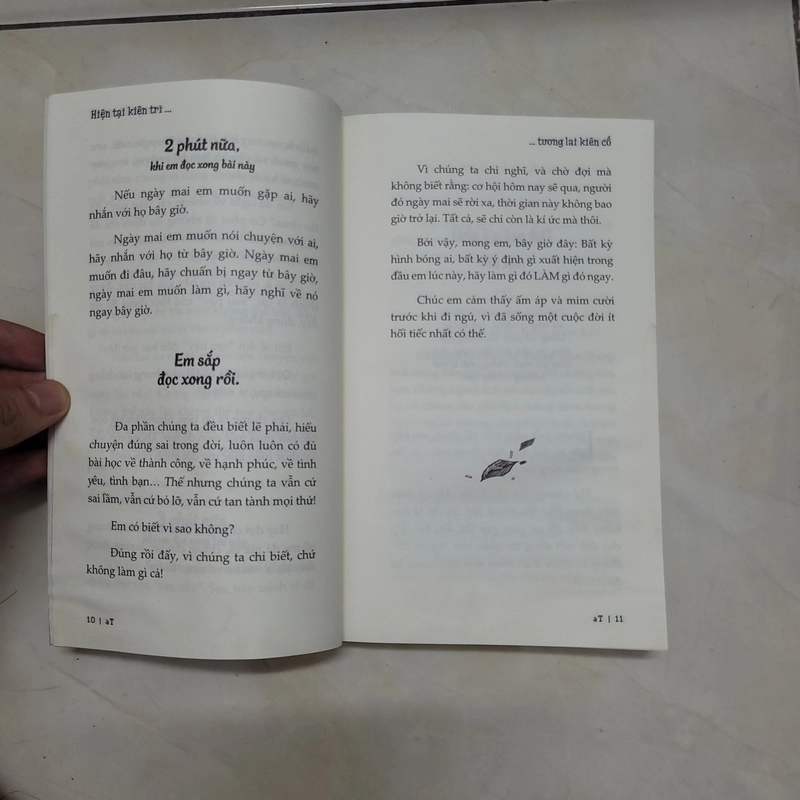 Sách Hiện tại kiên trì tương lai kiên cố 453341