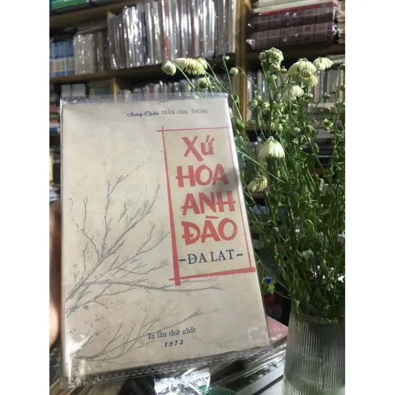 Xứ Hoa Anh Đào - Đà Lạt – Tác giả: Song Châu Trần Gia Thoại (In lần thứ nhất 1973) 600087