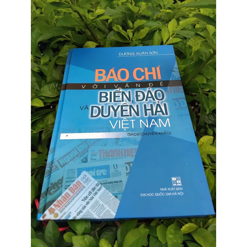 Báo chí với vấn đề biển đảo và duyên hải Việt Nam của Dương Xuân Sơn 990383