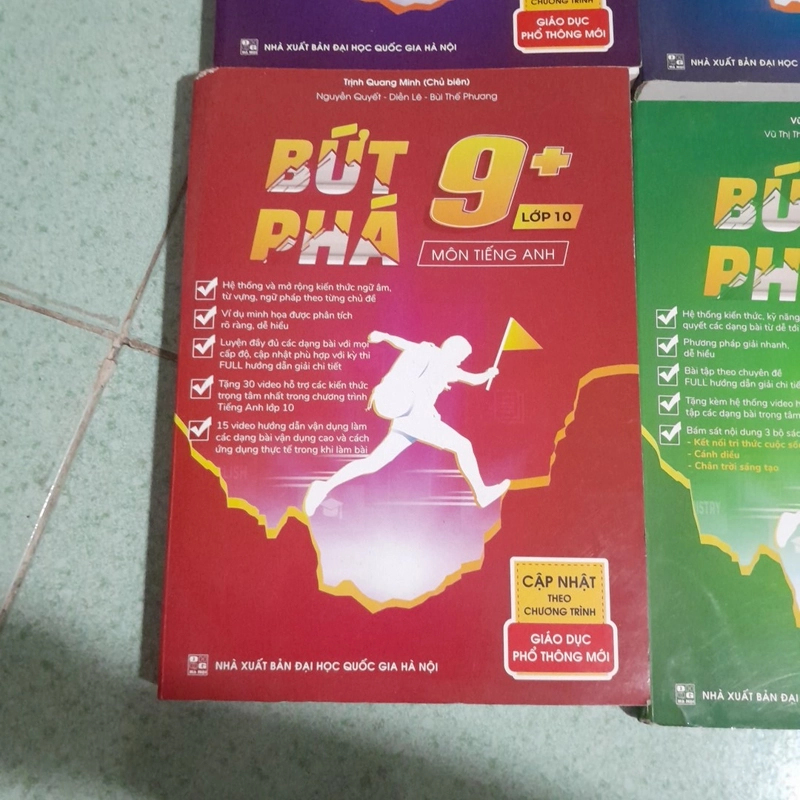 Sách bứt phá 9+ Lớp 10  494237