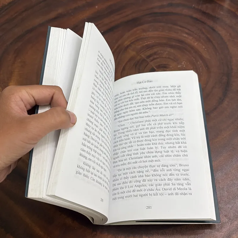 II Tiểu Thuyết: Hạt Cơ Bản - MICHEL HOUELLEBECQ - 2006 976268