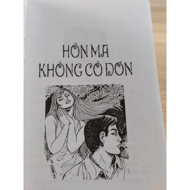 cuốn sách Hồn Ma Không Cô Đơn thuộc bộ truyện Chuyện Không Kể Lúc Nửa Đêm 1032099