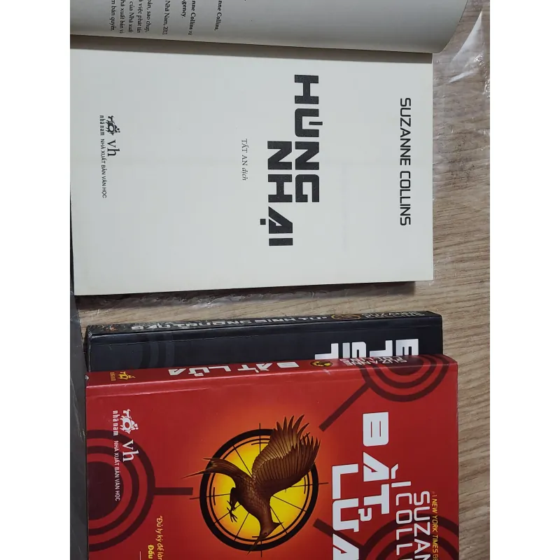 Bộ Đấu trường sinh tử 3c(sách mối gặm 1chút góc,nội dung đọc tốt 99%)-tặng Ông già&biển cả 791453