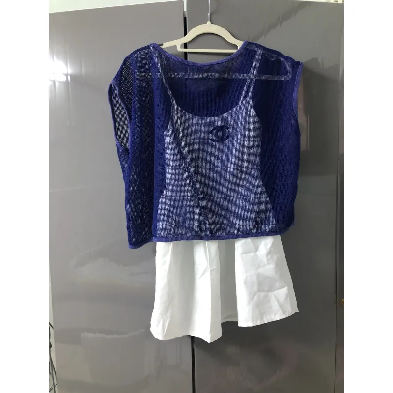 Set đồ trong ảnh mang phong cách trẻ trung, năng động 974181