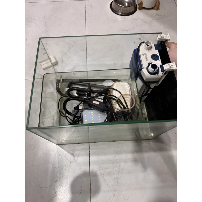 Hồ cá 40x30 cần bán (tặng hồ nhỏ) 596345