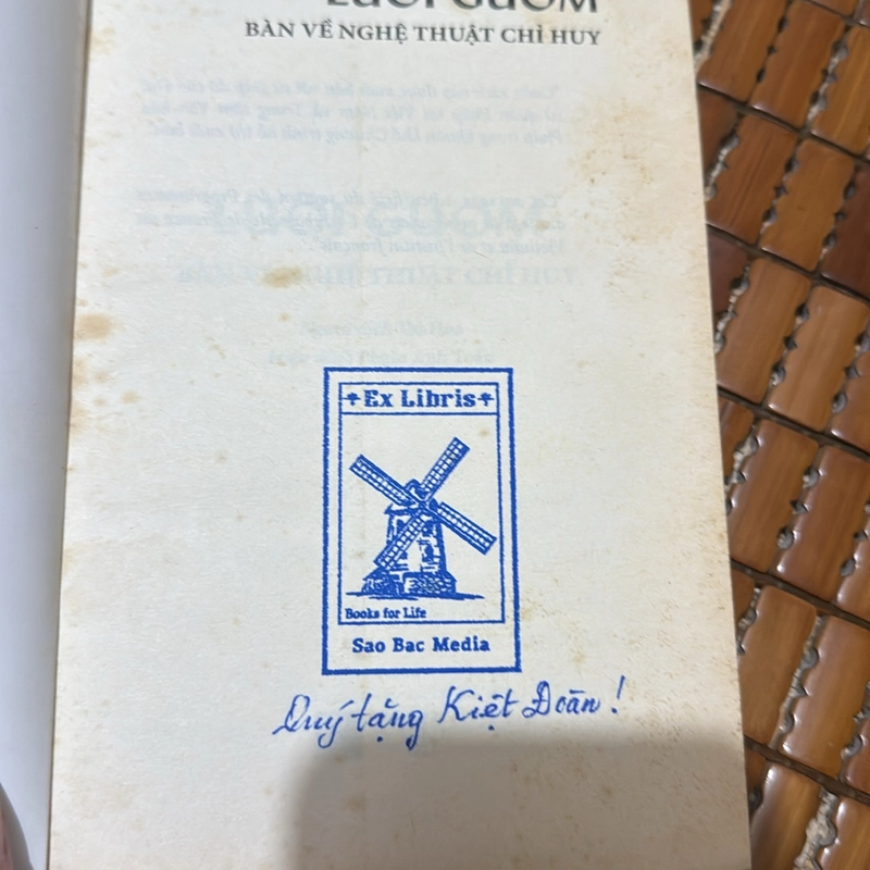 Lưỡi gươm bàn về nghệ thuật chỉ huy - Charles De Gaulle 537893