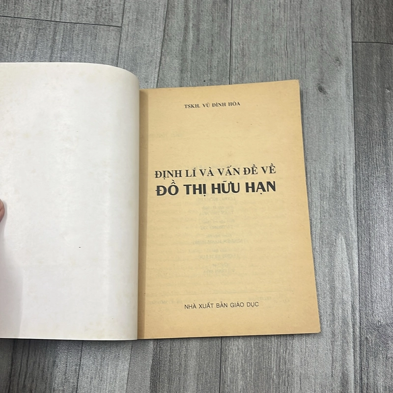 Định lí và vấn đề về đồ thị hữu hạn. 2b2 527666