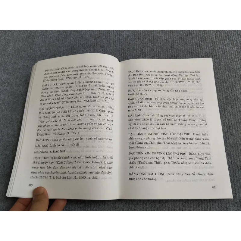 SỔ TAY TỪ NGỮ LỊCH SỬ (QUAN CHẾ) 571008