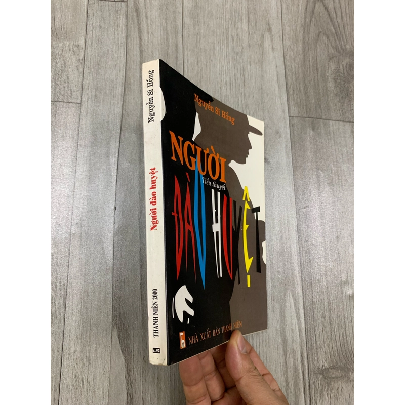 Người đào huyệt - nguyễn sĩ hồng. 1a4 509033
