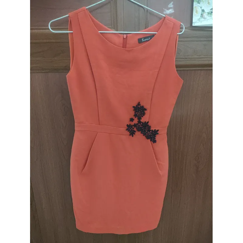 Váy màu cam size S như hình ạ, đã mặc vài lần 731279