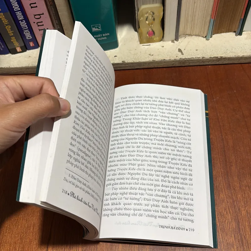 II Phê Bình Văn Học Việt Nam Hiện Đại - Trịnh Bá Đĩnh - 2011 907602