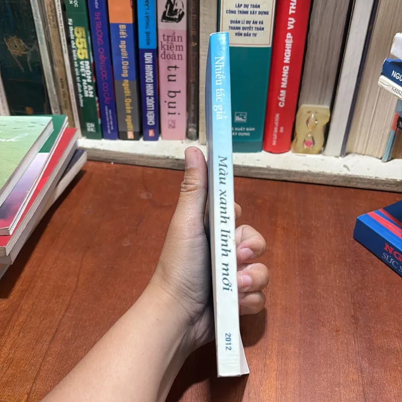 II Tập Truyện Ngắn: Màu Xanh Lính Mới - Nhiều Tác Giả - 2012 786205