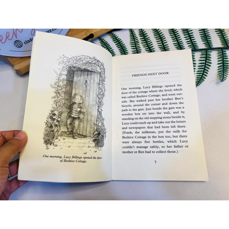 [Sách 2hand US] Like new 90% -  Friends next door - Susan Hill 466670