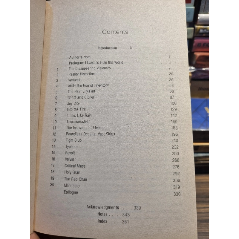 HAUNTED EMPIRE : APPLE AFTER STEVE JOBS - Yukari Iwatani Kane 146283
