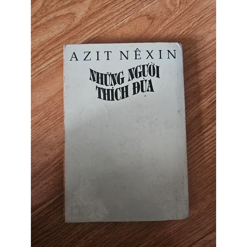 Những người thích đùa
 703754