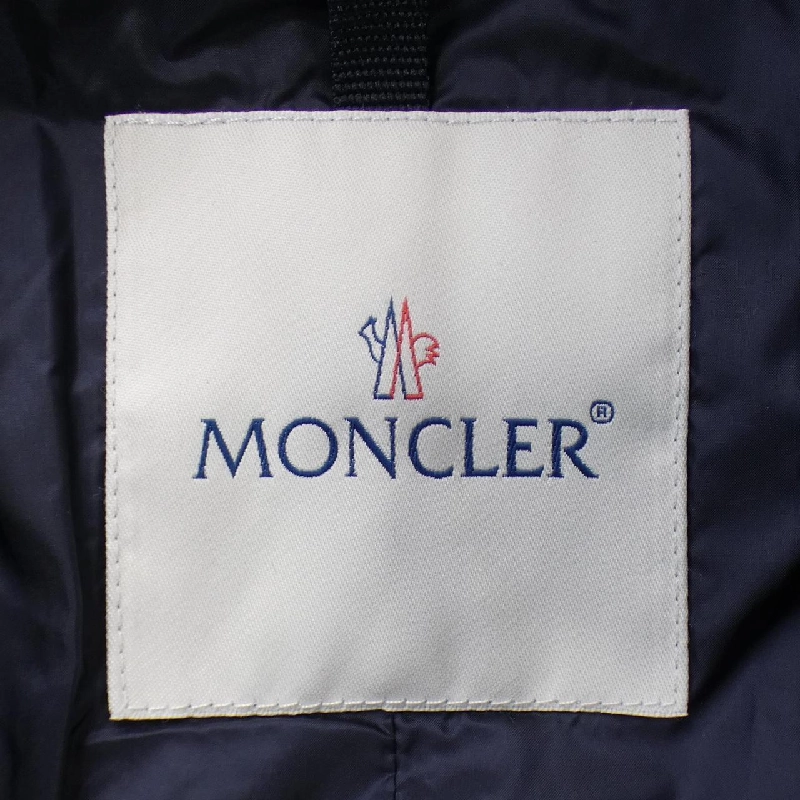 Áo khoác lông vũ MONCLER 638620