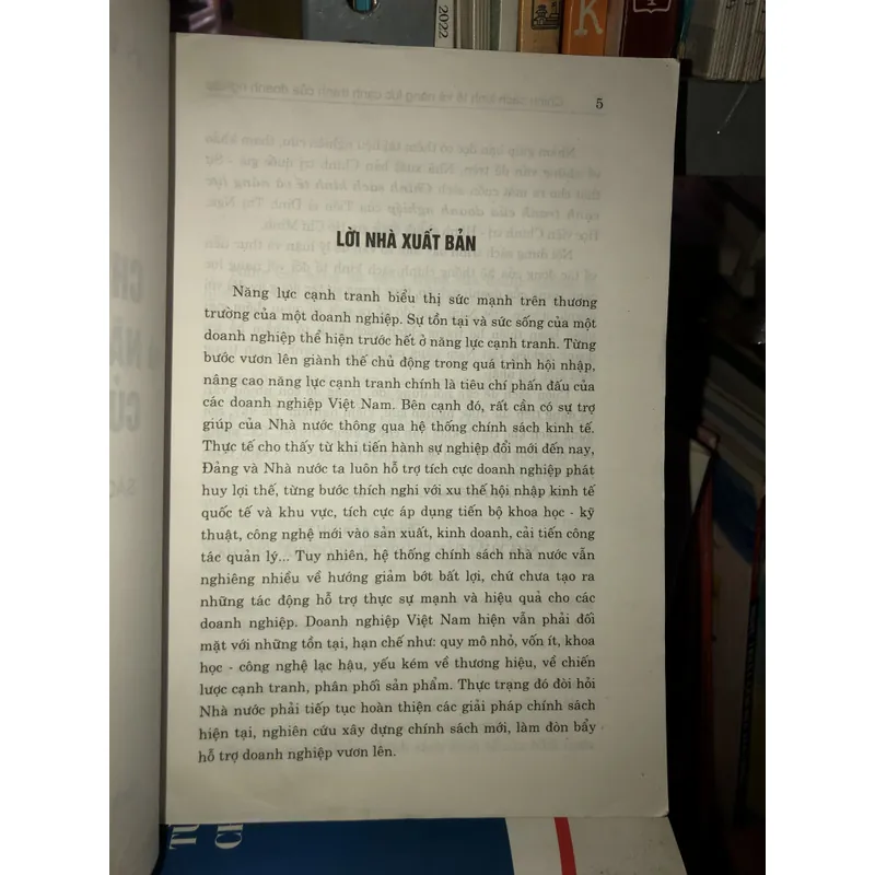 Chính sách kinh tế và năng lực cạnh tranh của doanh nghiệp - TS. Đinh Thị Nga 596135