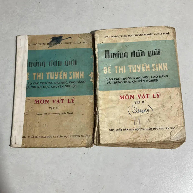 Hướng dẫn giải đề tuyển sinh Môn Vật Lý ( Tập 2 + 3) 595608