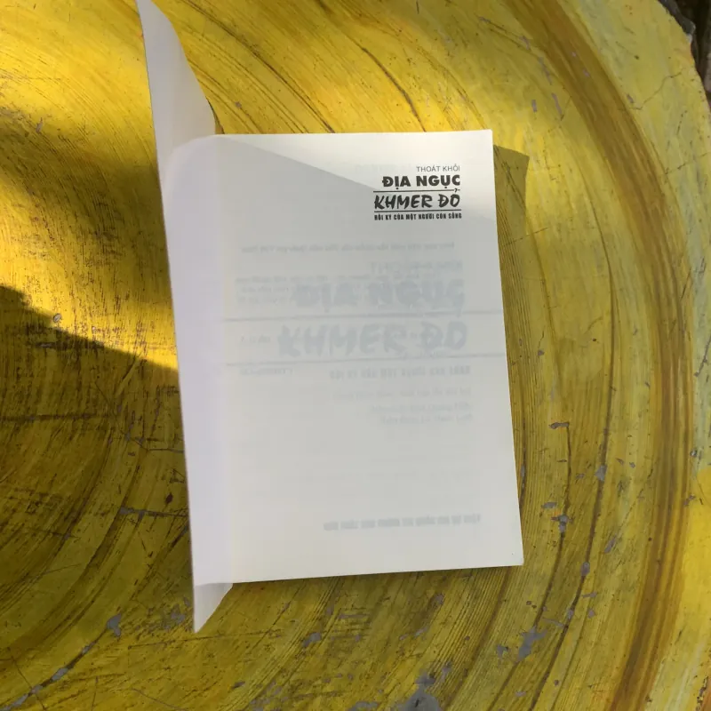 THOÁT KHỎI ĐỊA NGỤC KHMER ĐỎ- DENISE AFFONCO  792817