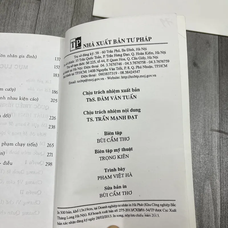 Quốc triều hình luật. 6a5 737277