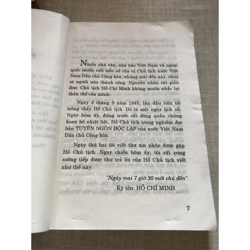 Những mẩu chuyện về đời hoạt động của Hồ Chủ Tịch 993482