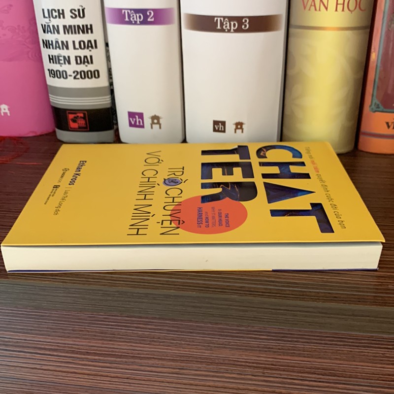 Sách Kỹ Năng Sống : Chatter - Trò Chuyện Với Chính Mình- mới 95% 148917