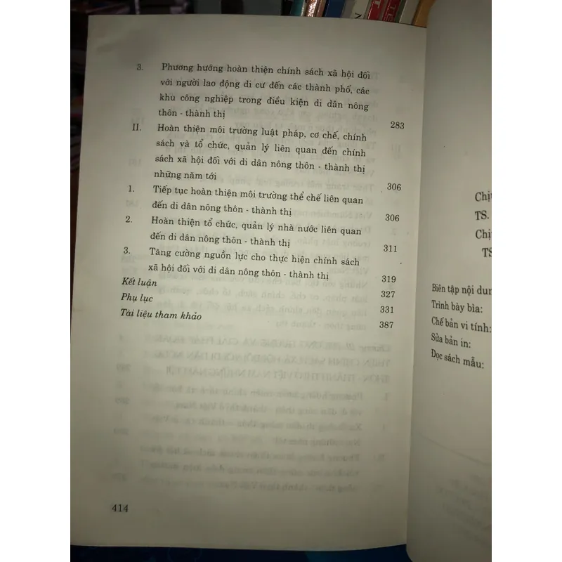 Chính sách xã hội đối với di dân nông thôn - thành thị ở Việt Nam hiện nay  704317