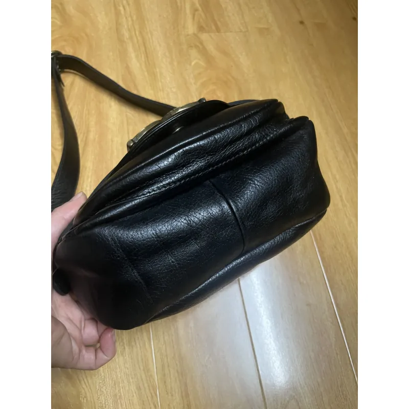 Túi nữ 23*18*8 da thật đeo vai 2hand 973318