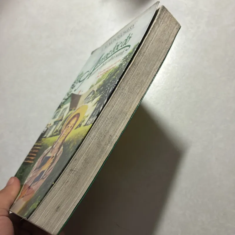 Anne tóc đỏ dưới chái nhà xanh 747459