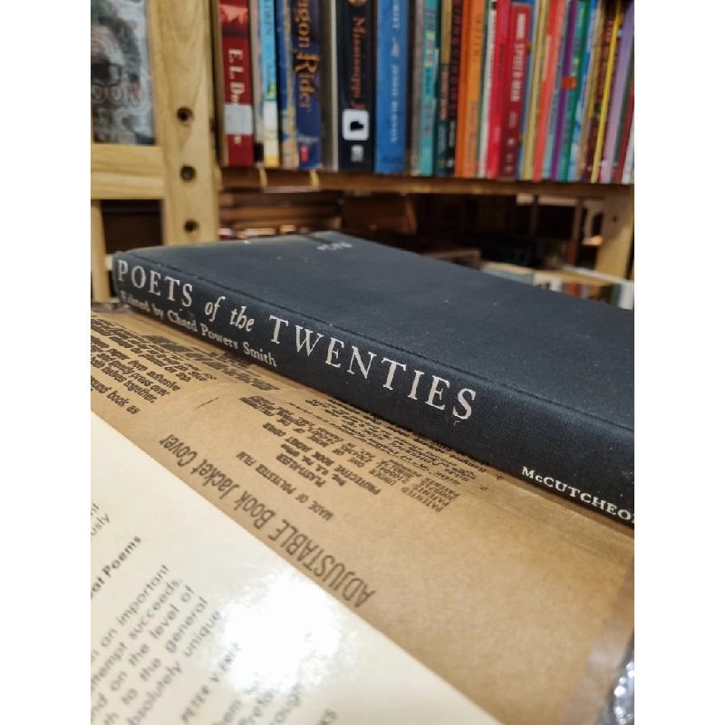 Poets Of The Twenties : 100 Great Poems 450135