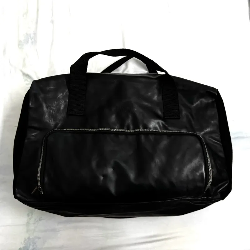 Túi chữ nhật CK màu đen, cond 90%, 150K 925362