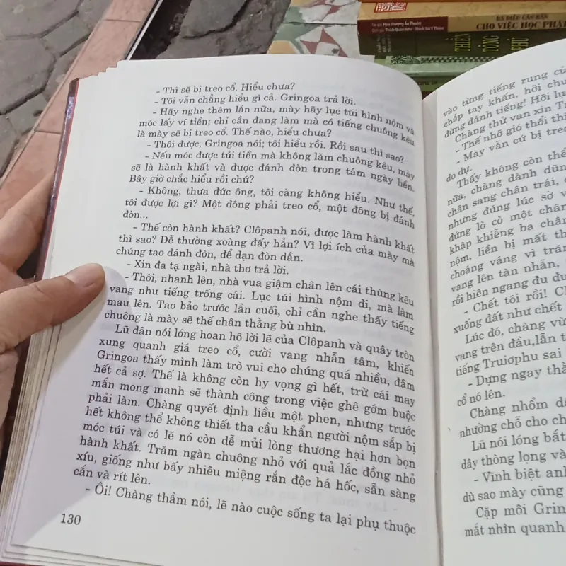 Thằng Gù Nhà Thờ Đức Bà - Victor Huygo  1022945