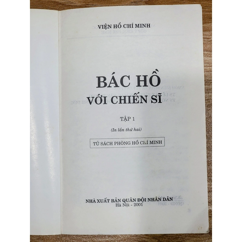 Bác Hồ với chiến sĩ 546578