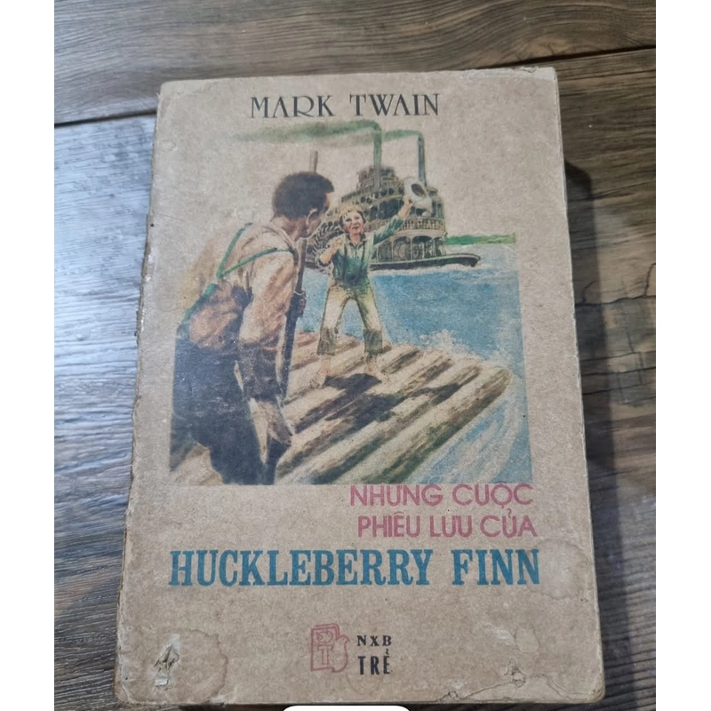 Những cuộc phiêu lưu của Huckleberry Finn _ Mark Twain _  
Nxb Trẻ 1987; 500 trang 331058