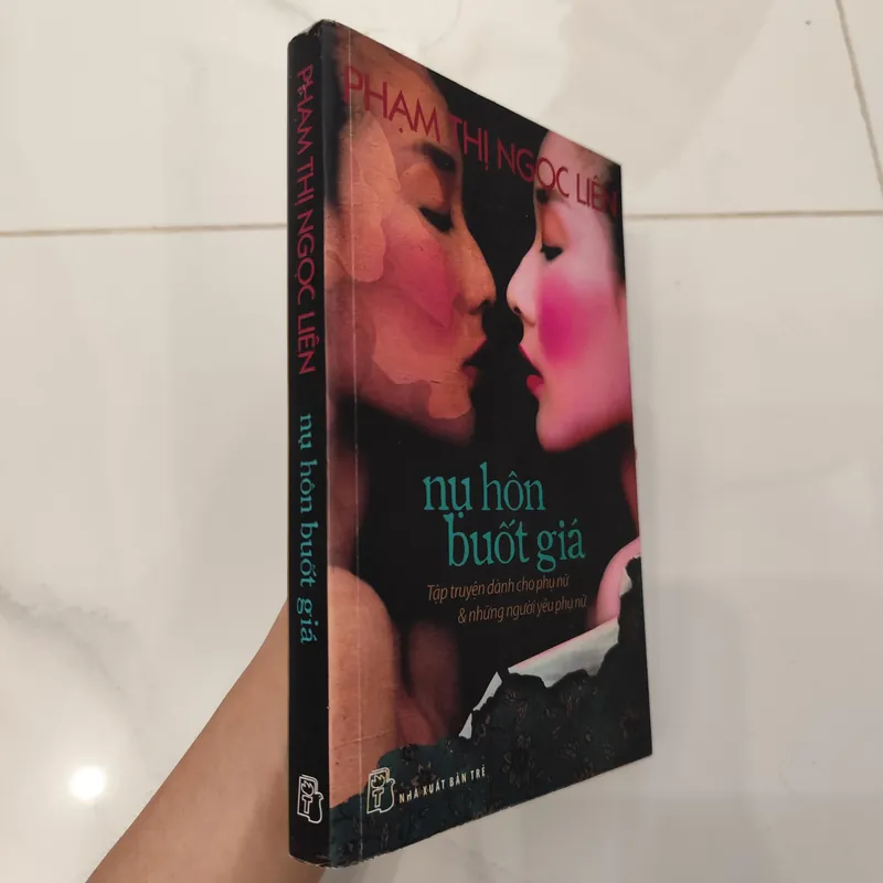 Nụ hôn buốt giá  606868