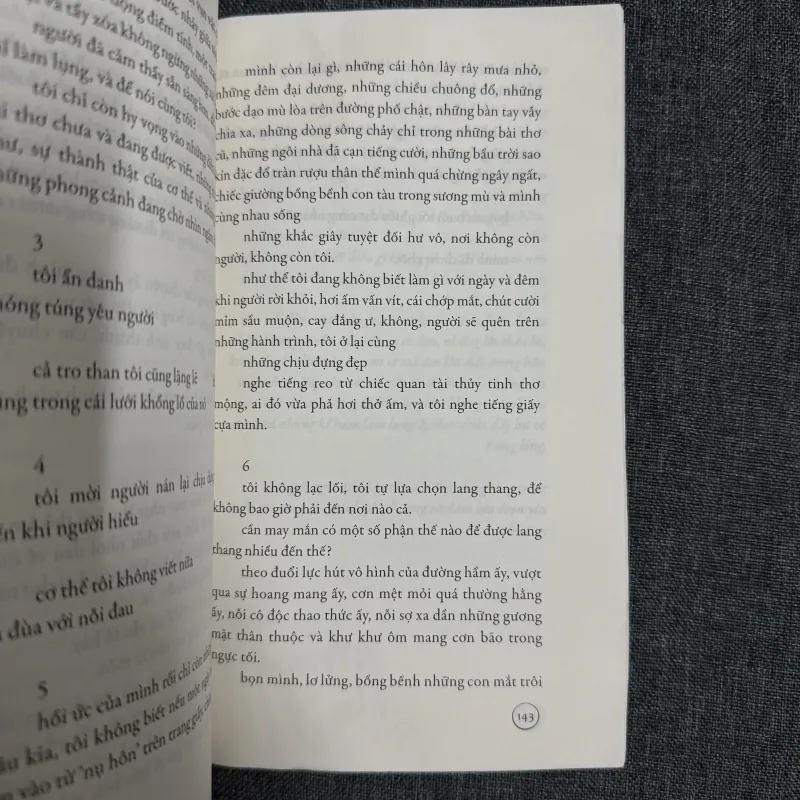 Từ thở, những người lạ - Nhã Thuyên 760879