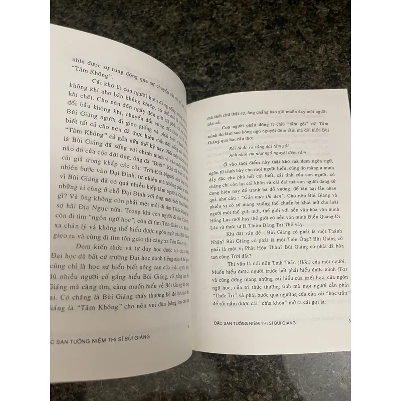 Đặc san tưởng niệm 5 năm ngày mất thi sĩ Bùi Giáng 674223