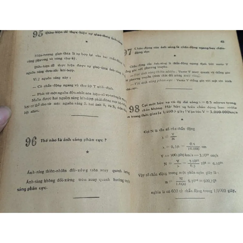 Câu hỏi toán lý hoá vạn vật - Nguyễn Văn Sâm và Nguyễn Văn Thơm 588828