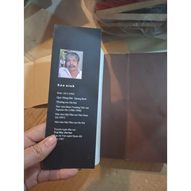 Nỗi buồn chiến tranh 739249