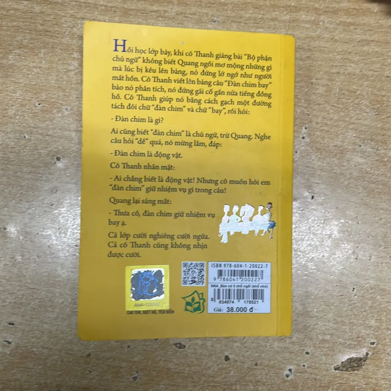 Bàn có năm chỗ ngồi 974462