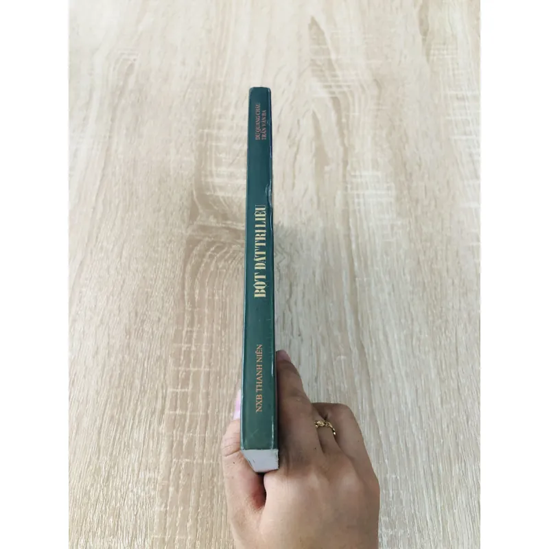 BỘT ĐẤT TRỊ LIỆU - 246 trang, Nxb: 2001  305700