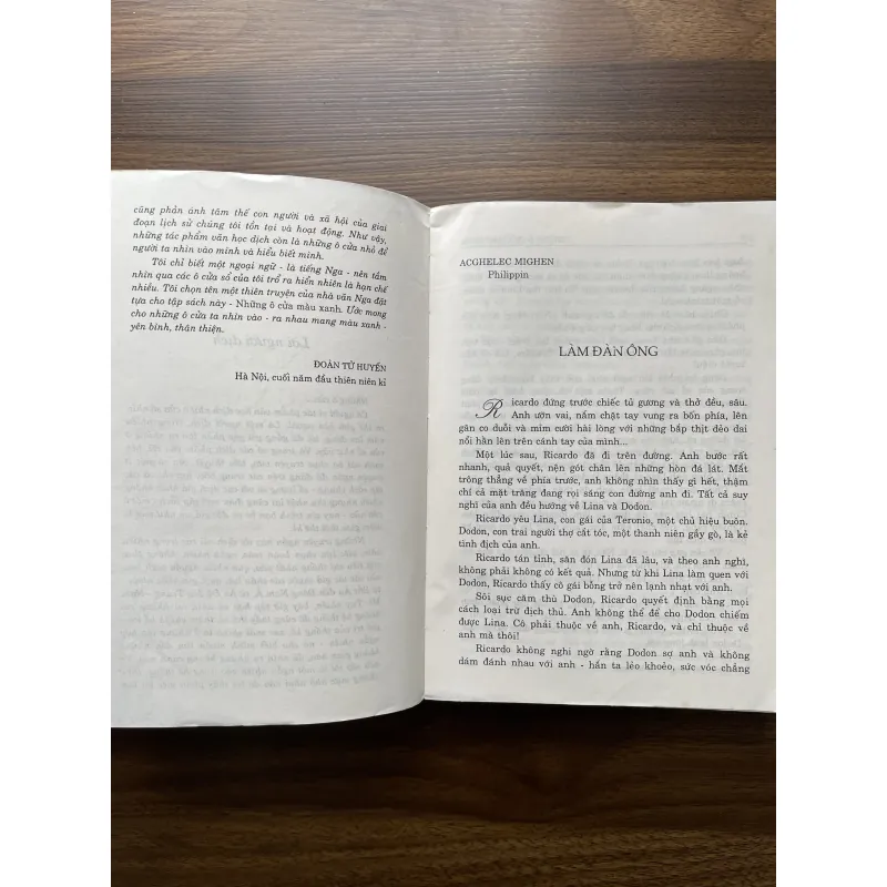 Những ô cửa màu xanh - Đoàn Tử Huyến dịch 974990