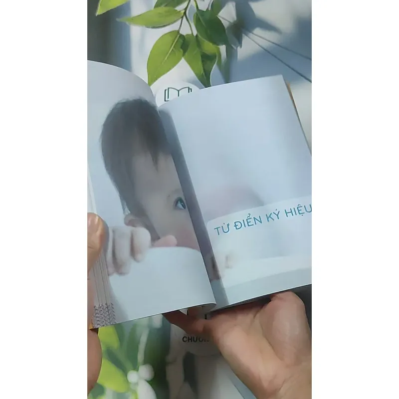 150 ký hiệu ngôn ngữ giúp cha mẹ và trẻ sơ sinh hiểu nhau - Christine Nougarolles  688559