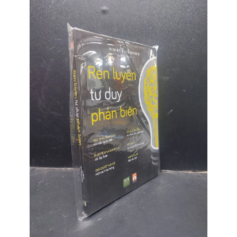 Rèn Luyện Tư Duy Phản Biện Albert Rutherford mới 100% HCM2404 kỹ năng Oreka-Blogmeo 137233