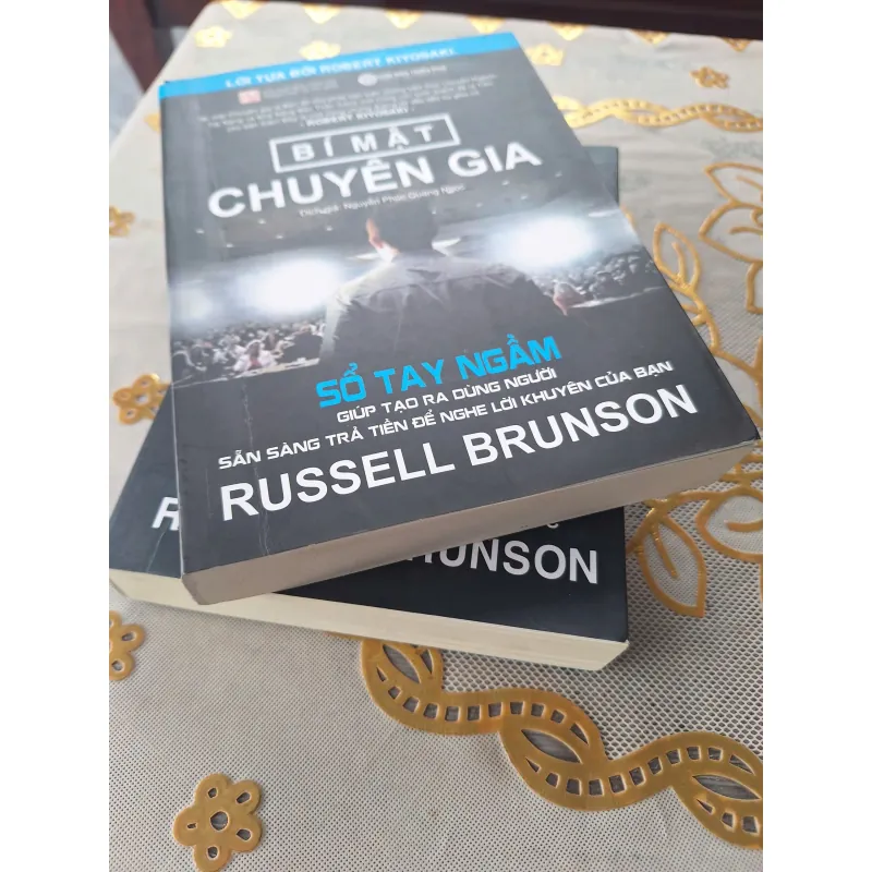 COMBO 2 cuốn: Bí Mật Chuyên Gia & Bí Mật Traffic 606106